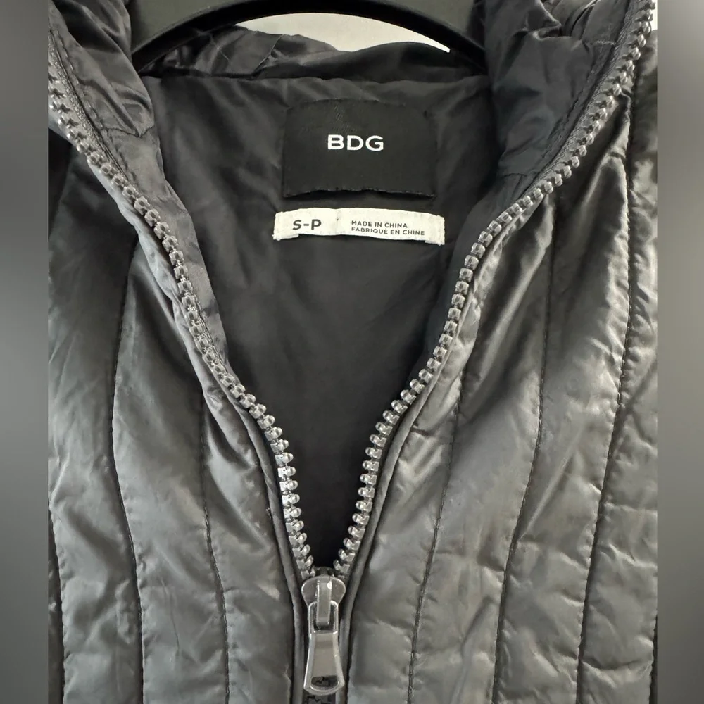 Urban Outfitters BDG Quilted Lightweight Hooded Puffer Jacket - Picture 4 of 7